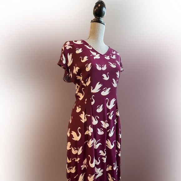 🦢Nice Things🦢 Deep Purple Swan Print Midi Dress / Size US 8 / EU 38 - Picture 7 of 15